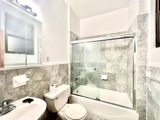 Rented by Nolita Group | media 30