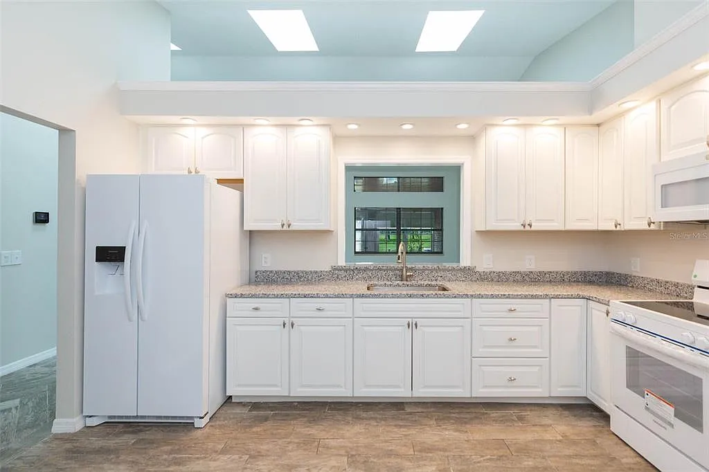 2 bed, 2.0 bath, 1496 sqft, $1,800 — Photo 3