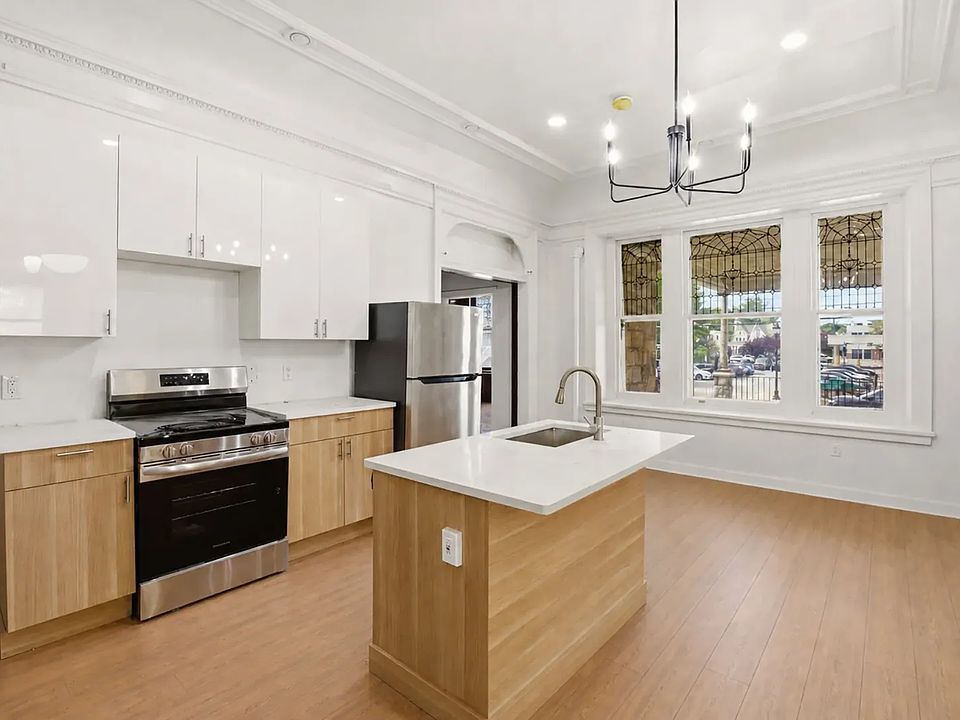 1st image of 6012 Ridge Ave #8