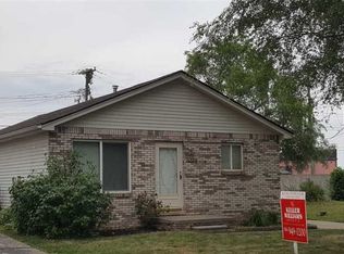 21229 Sharkey St, Clinton Township, MI 48035