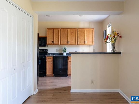 5th image of 1223 Villa Ln Unit A
