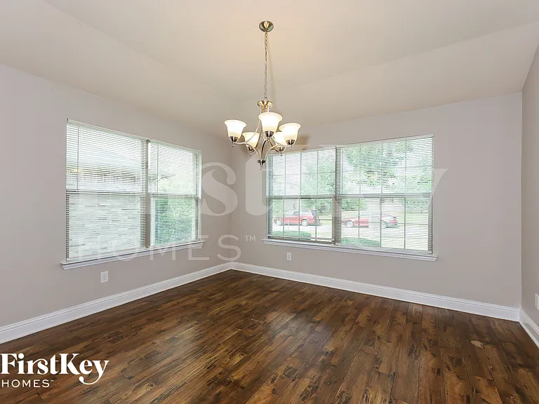 610 Canvas Ct — Photo 5