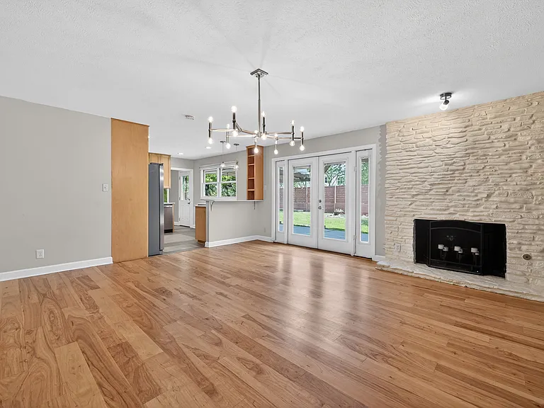 6700 La Salle Dr — Photo 8