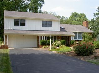 5623 Oakvista Dr, Madeira, OH 45227