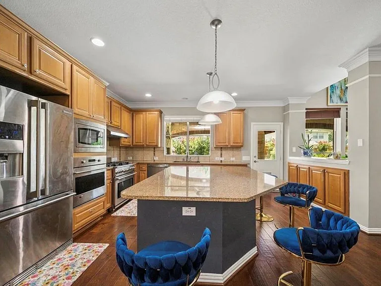 5923 Dillon Creek Ln — Photo 13