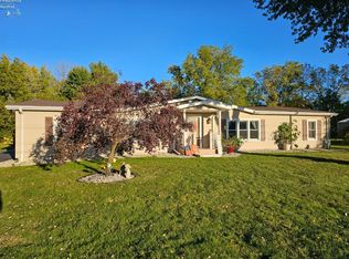 1117 S Bloom Rd, Fremont, OH 43420