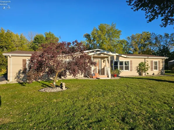 1117 Bloom Rd, Fremont, OH 43420