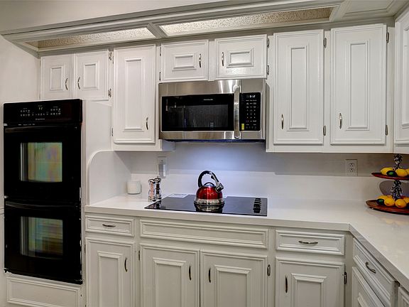 2nd image of 2918 Apple Valley Dr
