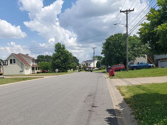 4th image of 1299 Archwood Dr