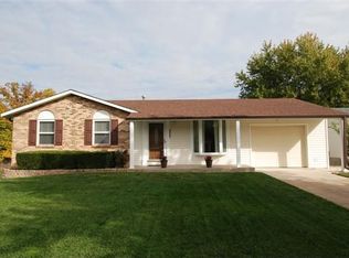 1485 Twin Trails Dr, Fenton, MO 63026