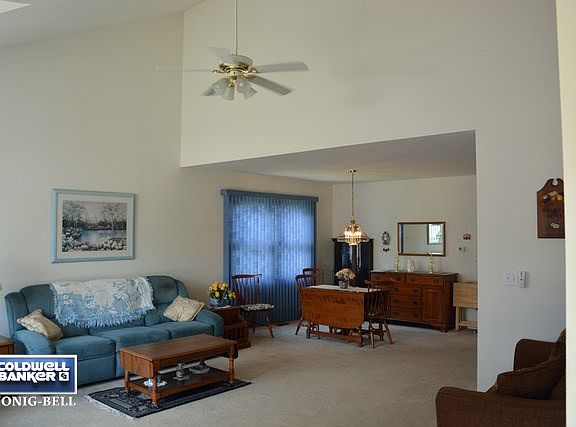 3rd image of 4811 Goodhue Ln