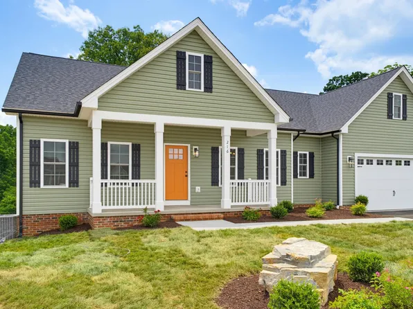 216 Tomasville Dr, Waynesboro, VA 22980