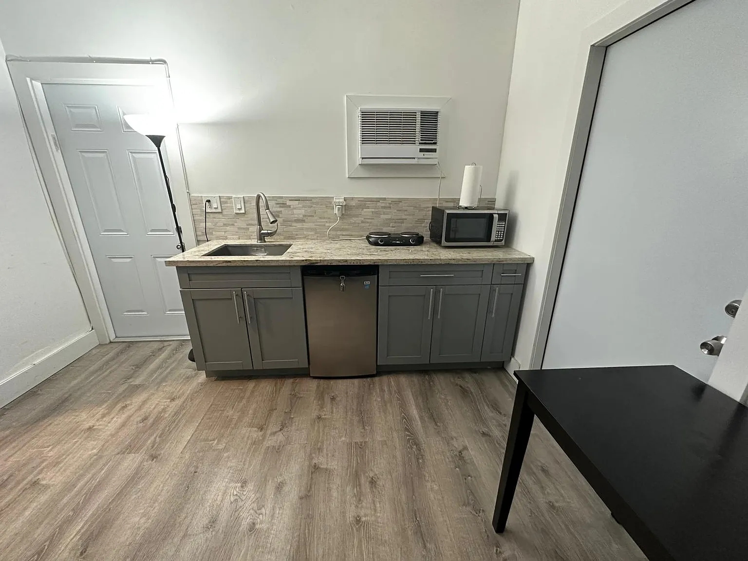 Studio, 400 sqft, $1,000 — Photo 4