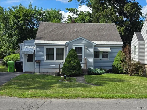 104 Hoover Dr, Syracuse, NY 13205