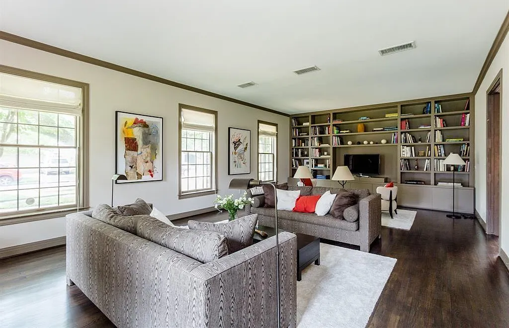 5 bed, 4.5 bath, 4670 sqft, $11,500 — Photo 3