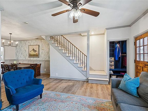 4th image of 622 Oak St