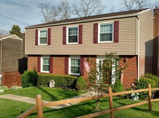 152 Colonial Village Dr, Pittsburgh, PA