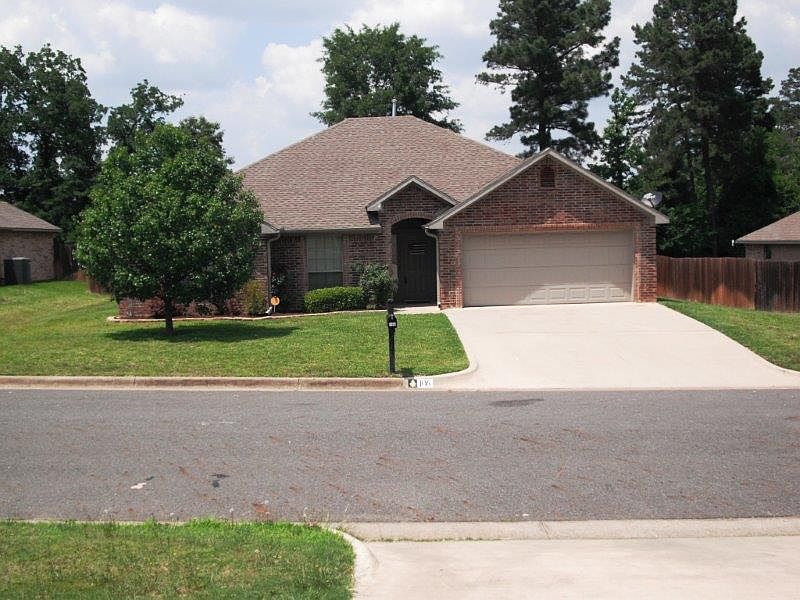 1st image of 106 Labrador Ln