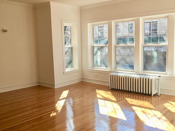 4th image of 4013 N Avers Ave #2
