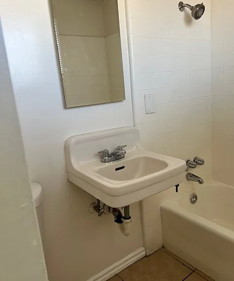 15558 Hesperia Rd #A — Photo 17
