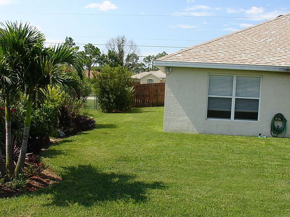 SIDE YARD