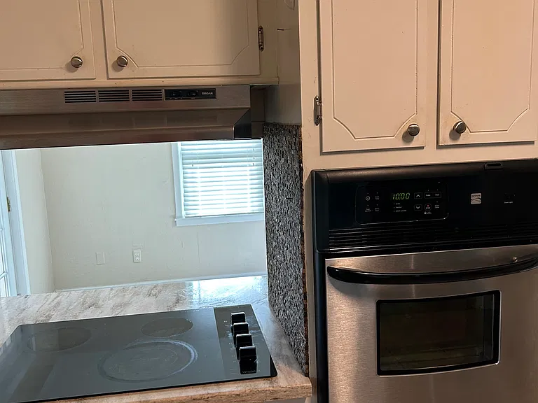 711 Samuel Dr — Photo 9