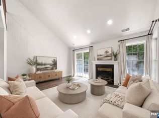 25 Woods Edge Rd #25, Westwood, NJ 07675
