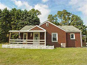 1st image of 200 Putnam Ln