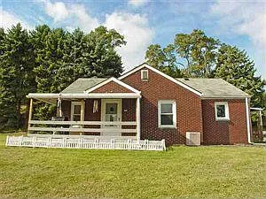 200 Putnam Ln photo 1