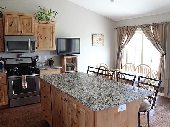 5th image of 25 Lincoln Dr