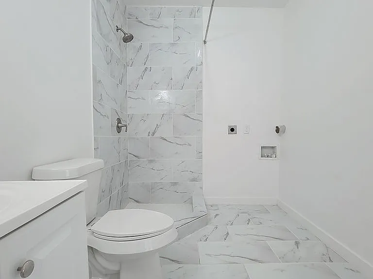 121 W Moore St #101 — Photo 39