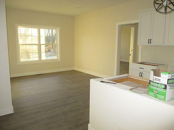 4th image of 1264 Redwood