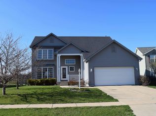 102 Goldenrod Dr, Savoy, IL 61874