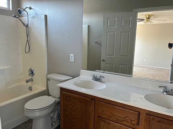 5th image of 2827 Woodland Ave