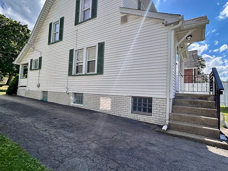 1940 Manhattan Ave — Photo 4