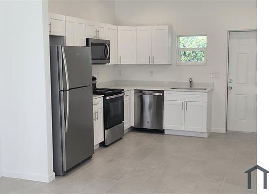 5th image of 318 Lenz Ave