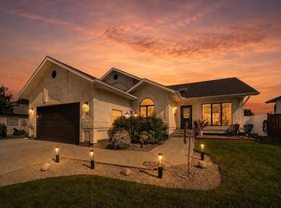 14 Denison Cres, Red Deer, AB T4R 2E9