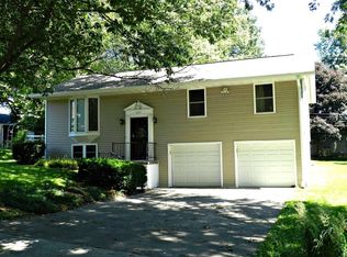1217E E Crestview Dr, Maryville, MO 64468