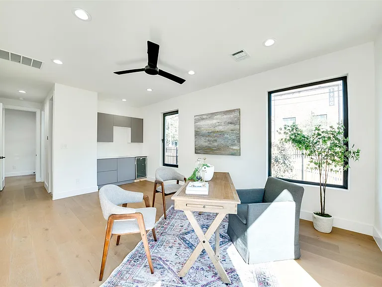 3825 Munger Ave — Photo 10