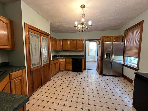 4th image of 59 Warren Ave #1