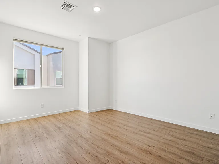 St. Moritz Townhomes — Photo 13