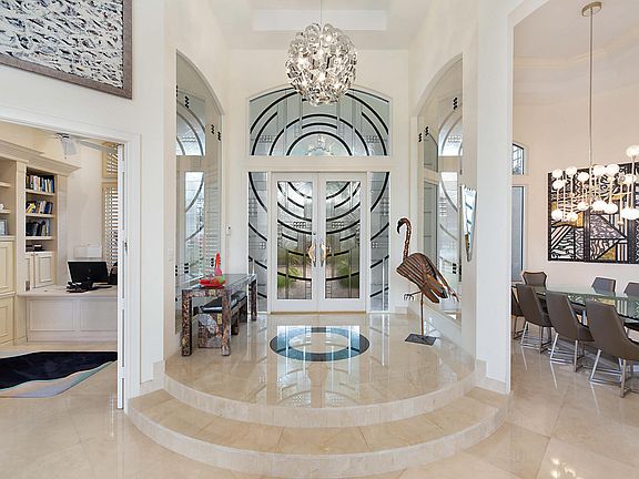 Home For Sale In Woodfield Country Club