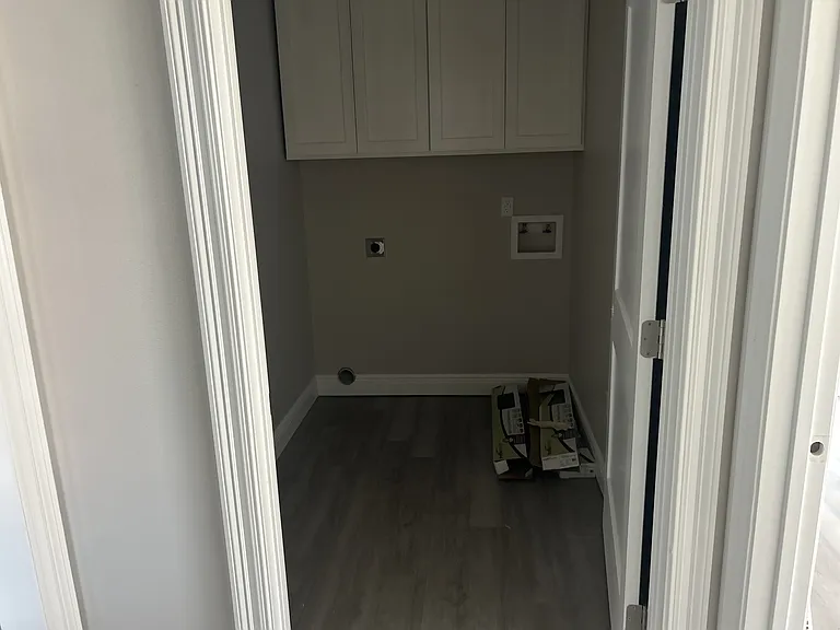 332 Silverstone Cir — Photo 7