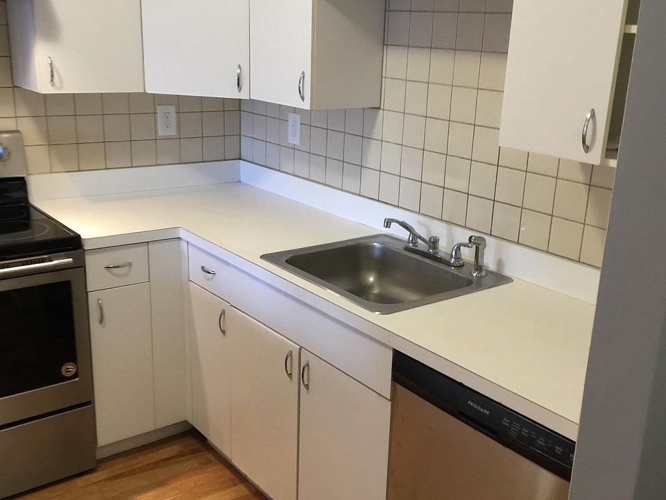 1st image of 569 Washington St #203