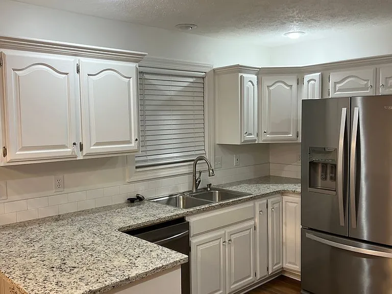 4213 S Mentor Ave — Photo 19