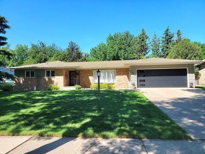 1824 Eisenhower Cir, Aberdeen, SD, 57401
