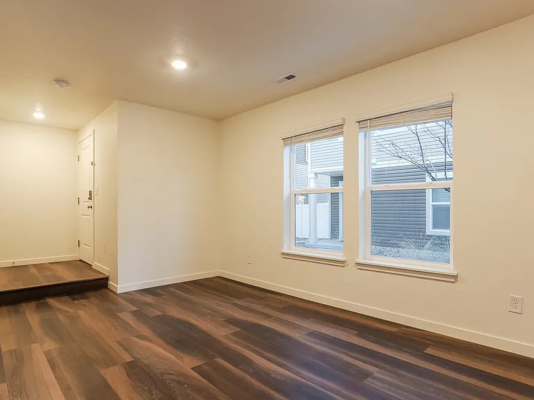 18590 E 47th Pl — Photo 5