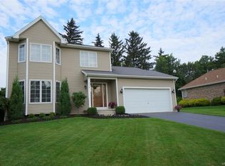 5534 Twilight Ln, Lockport, NY 14094