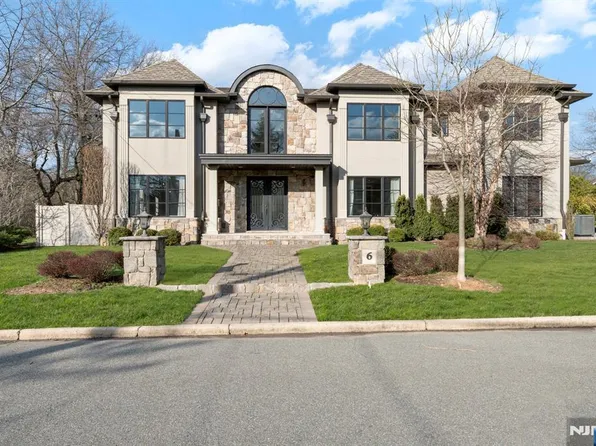 6 S Virginia Ct, Englewood Cliffs, NJ 07632