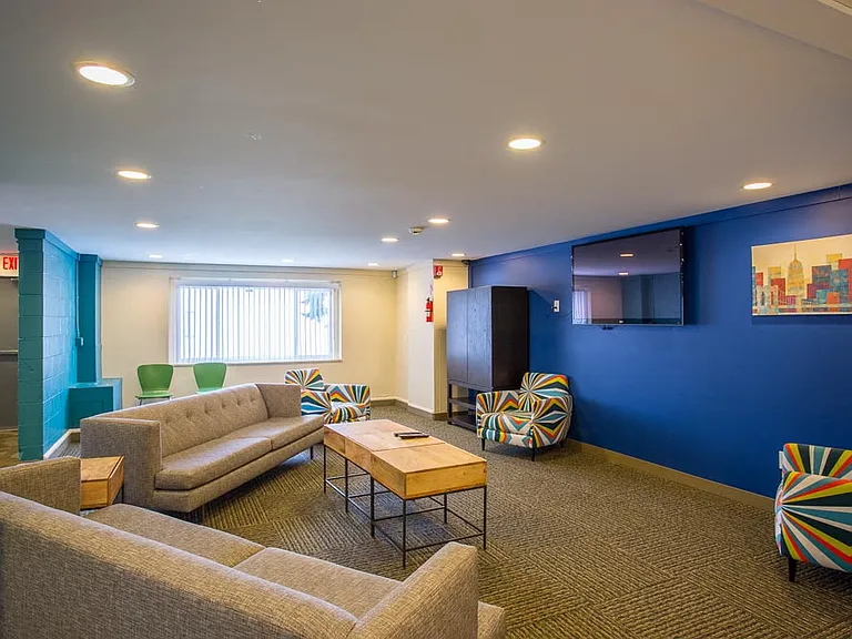 Riverton Knolls Apartment and Townhomes — Photo 16